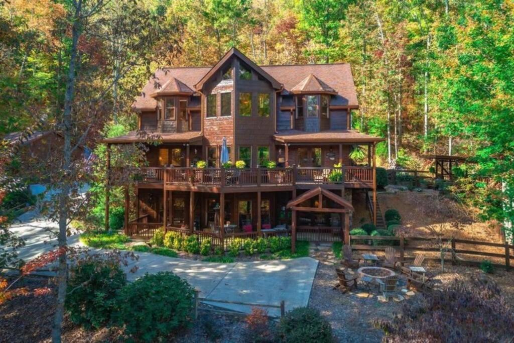 Christmas Lodge-Secluded Near Downtown Blue Ridge Exterior photo
