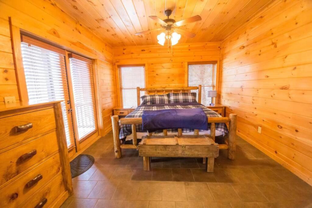 Christmas Lodge-Secluded Near Downtown Blue Ridge Exterior photo