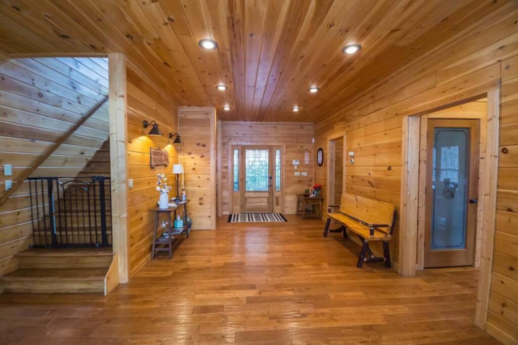 Christmas Lodge-Secluded Near Downtown Blue Ridge Exterior photo