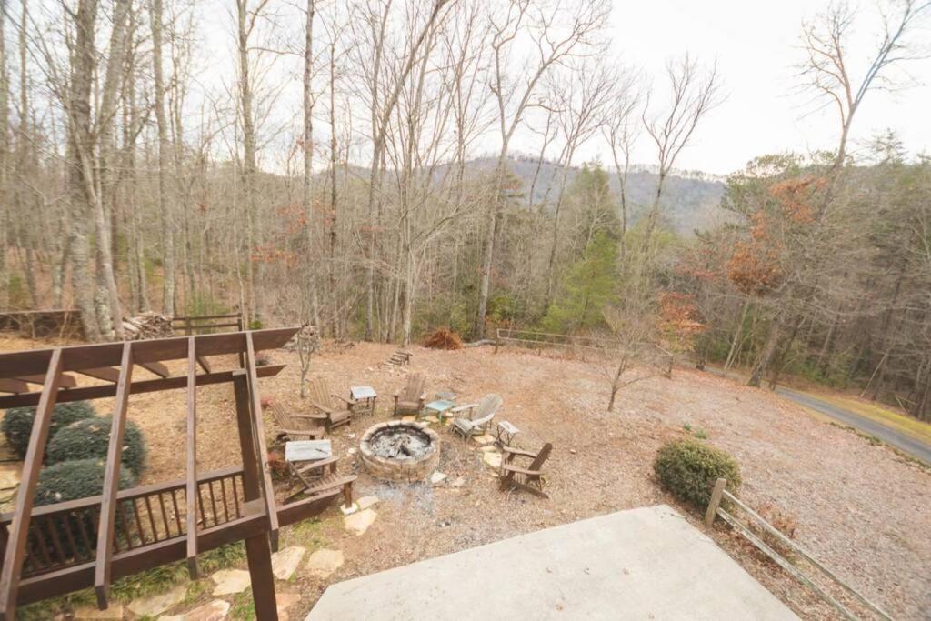 Christmas Lodge-Secluded Near Downtown Blue Ridge Exterior photo