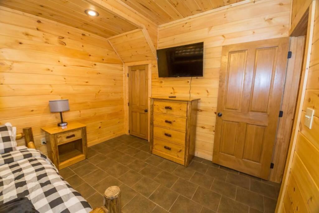 Christmas Lodge-Secluded Near Downtown Blue Ridge Exterior photo